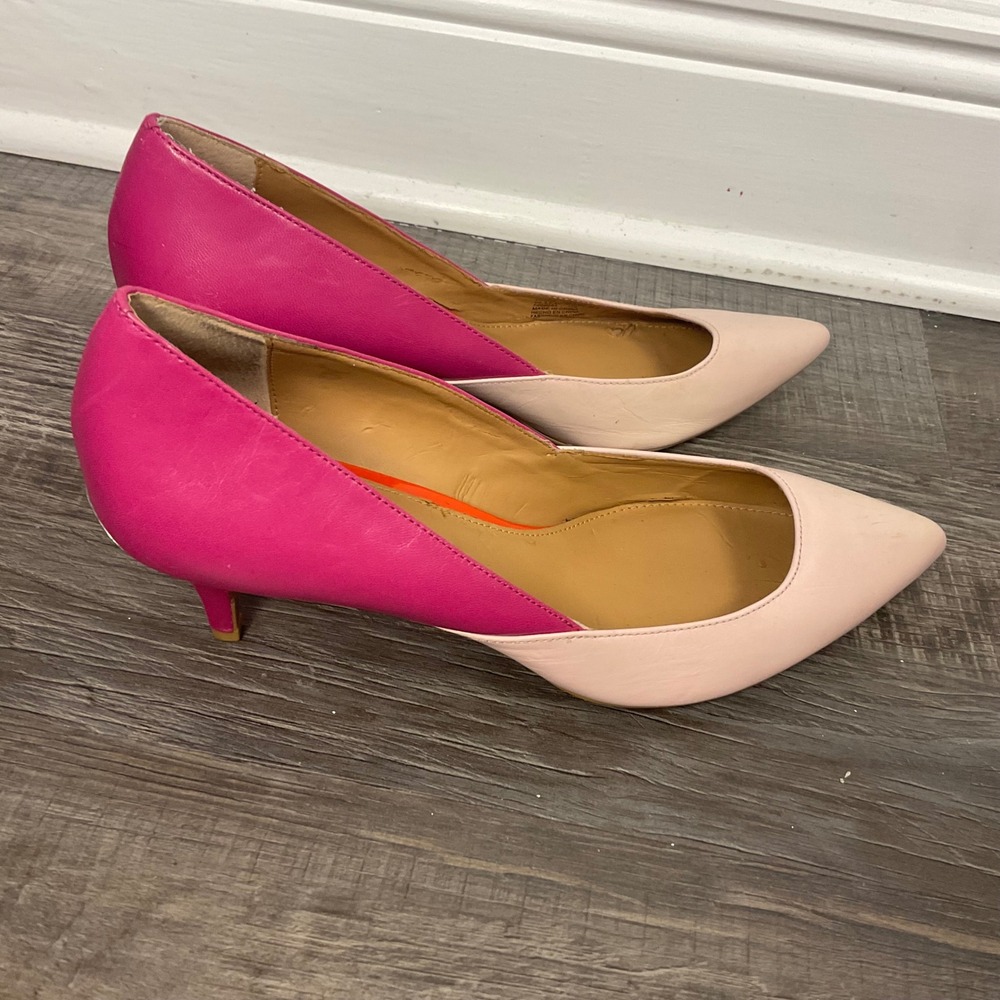 Calvin Klein Pink Colorblock Pointed Toe Kitten Heels Size 9.5 Barbiecore date